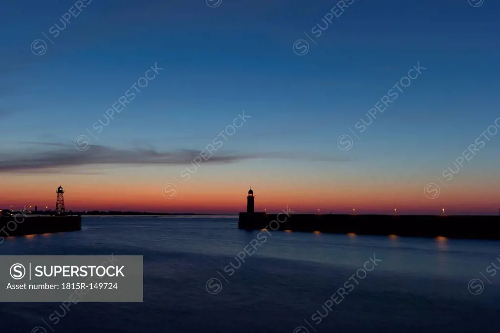 Germany, Bremen, Bremerhaven, port entrance with two lighthouses
