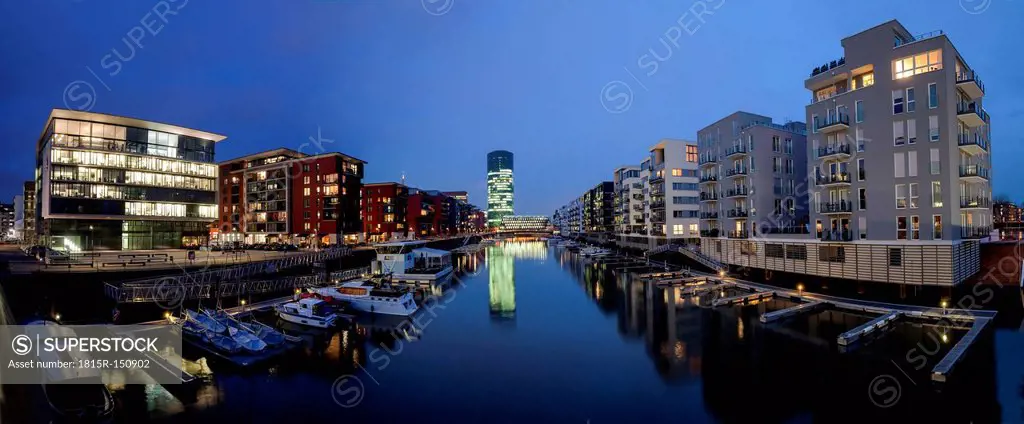 Germany, Hesse, Frankfurt, Modern luxury apartments at West Port