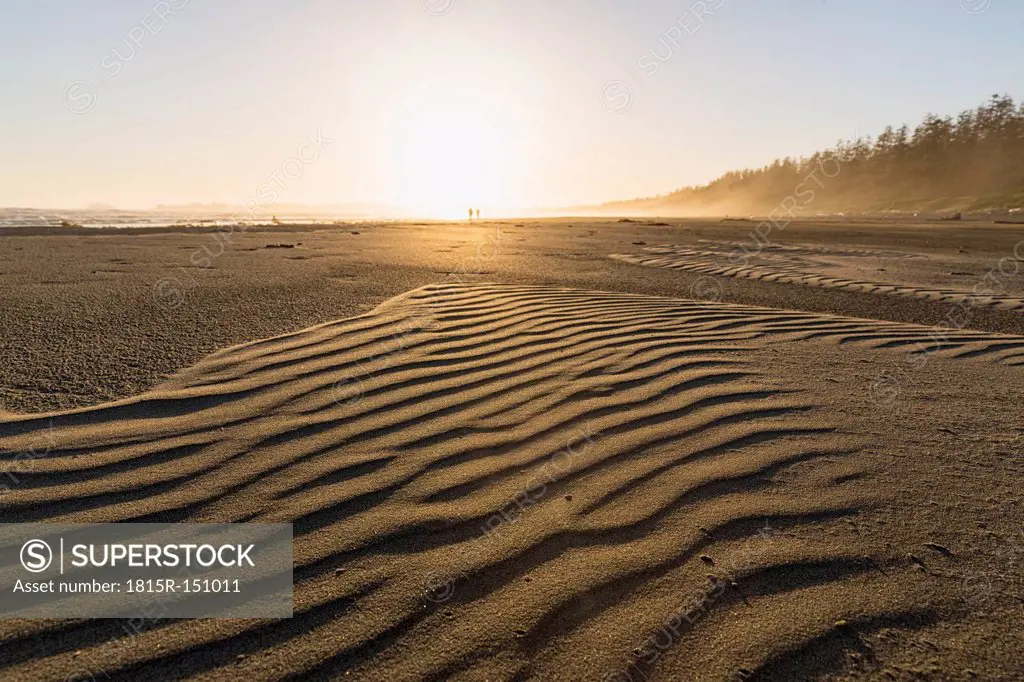 Canada, British Columbia, Vancouver Island, Pacific Rim National Park Reserve of Canada, Long Beach at sunrise