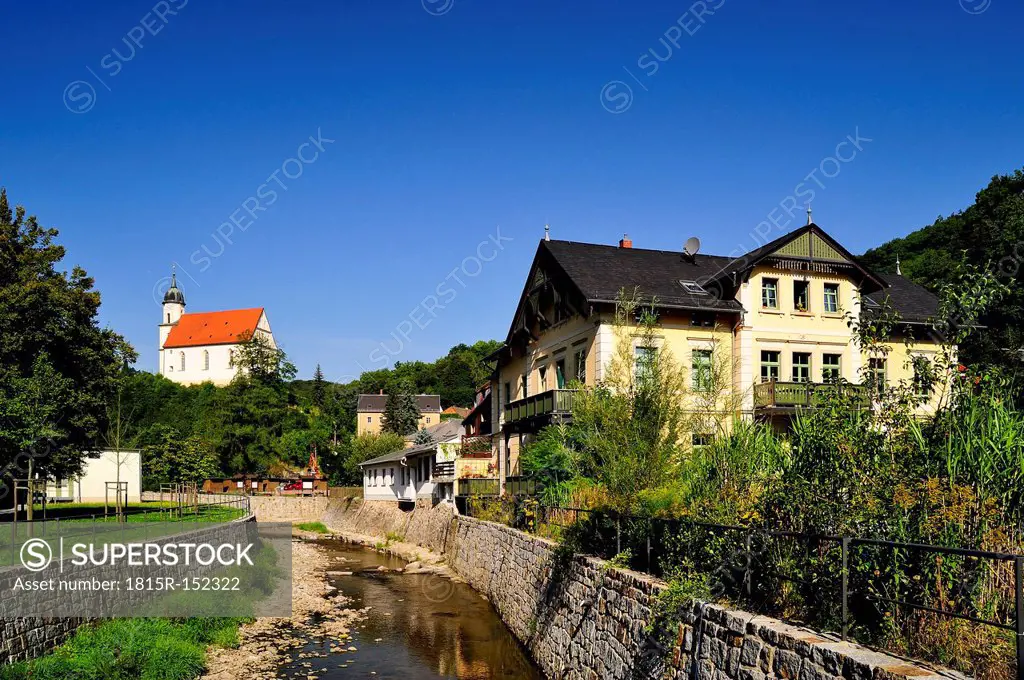 Germany, Saxony, Tharandt, At river Wild Weisseritz, church in background