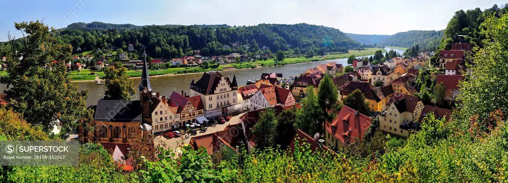 Germany, Saxony, Stadt Wehlen, Townscape with parish church and River Elbe