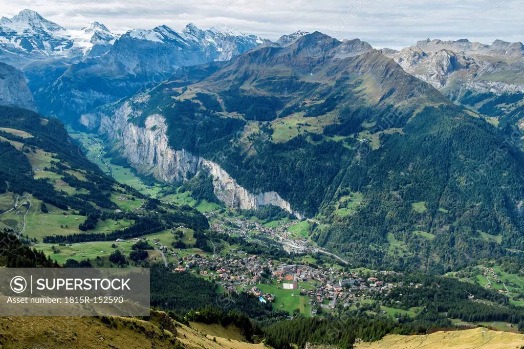 Switzerland, Berner Oberland, view from Maennlichen to Lauterbrunner valley