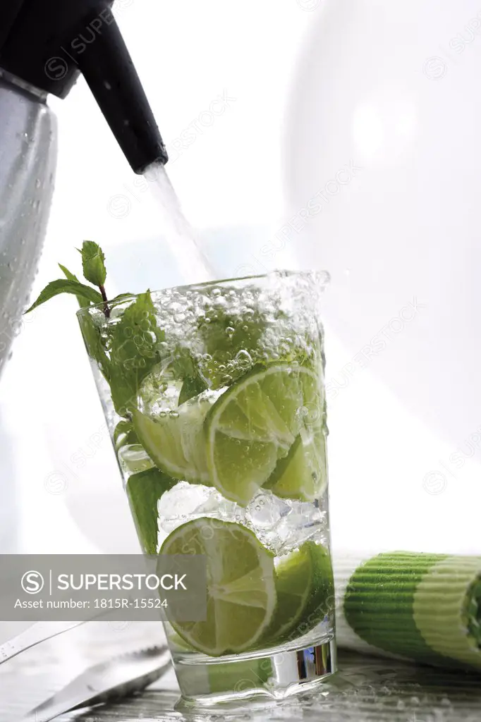 Mojito with fresh limes and mint