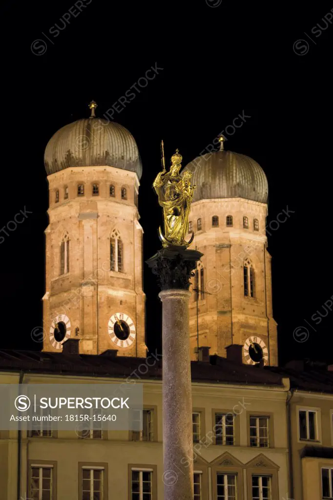 Germany, Bavaria, St Mary's Column and steeples of Church of Our Lady at night