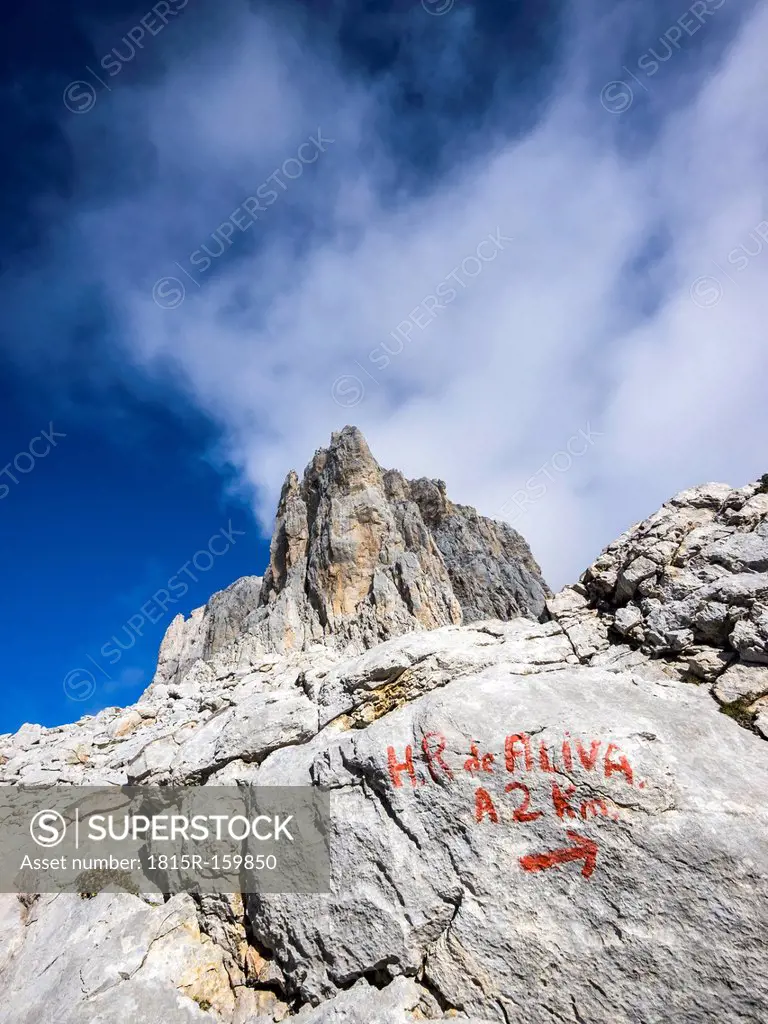 Spain, Cantabria, Picos de Europa National Park, Hiking area Los Urrieles
