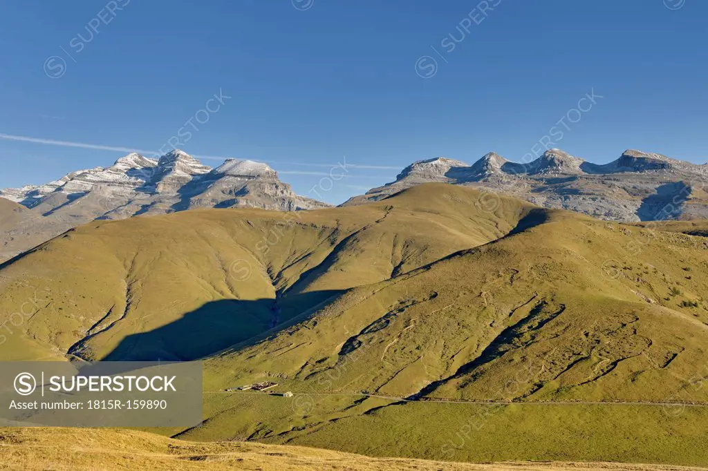 Spain, Aragon, Central Pyrenees, Ordesa y Monte Perdida National Park, Canon de Anisclo, View to Las Tres Marias
