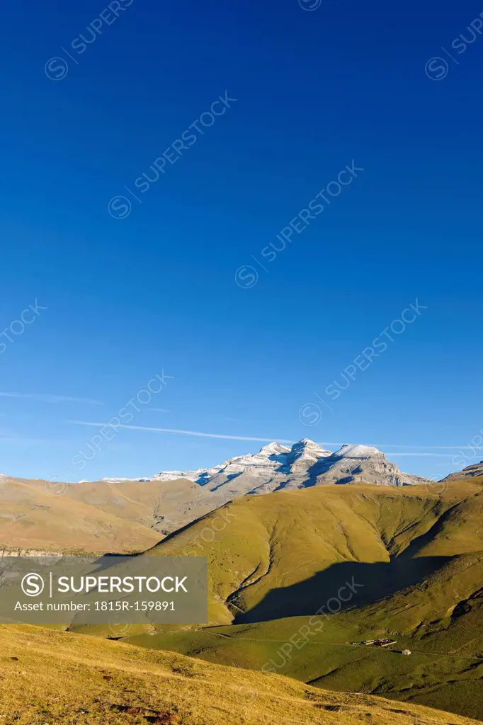 Spain, Aragon, Central Pyrenees, Ordesa y Monte Perdida National Park, Canon de Anisclo, View to Las Tres Marias