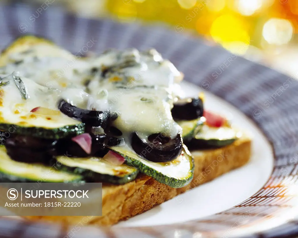 Toast with zucchini and cheese