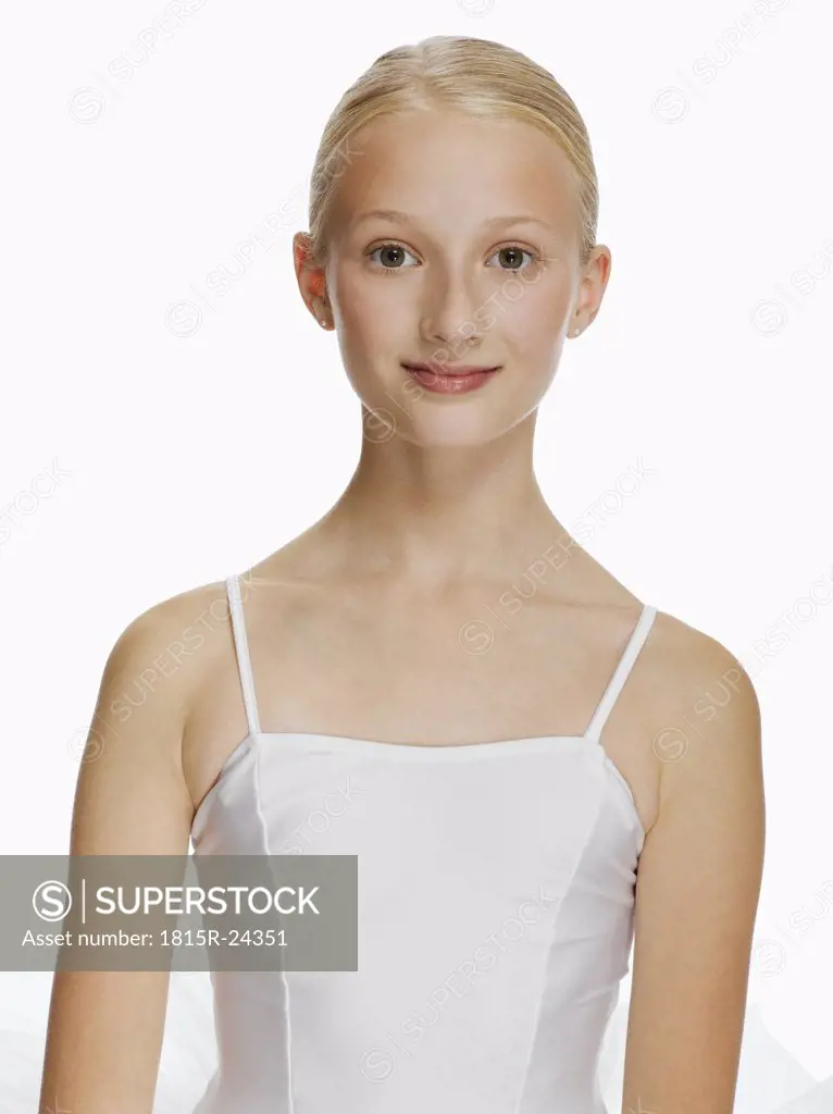 Young ballerina (14-15), portrait