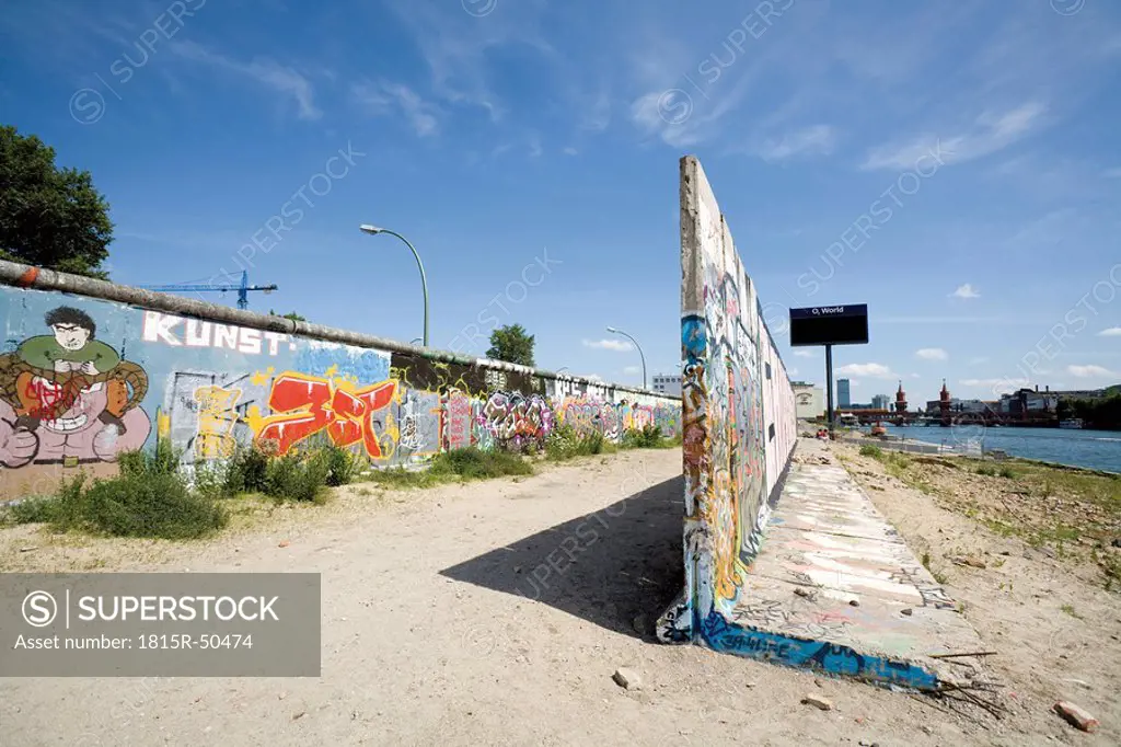 Germany, Berlin, Wall with graffiti