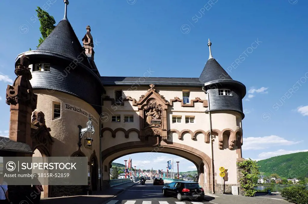 Germany, Rhineland_Palatinate, Traben_Trarbach, Bridge gate