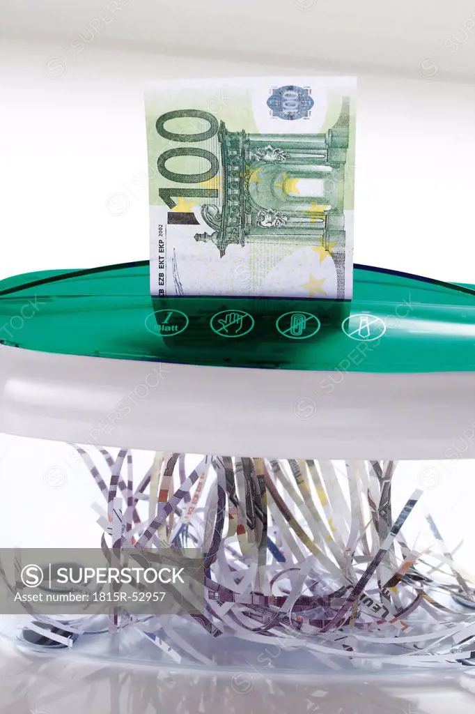 100 Euro notes in shredder