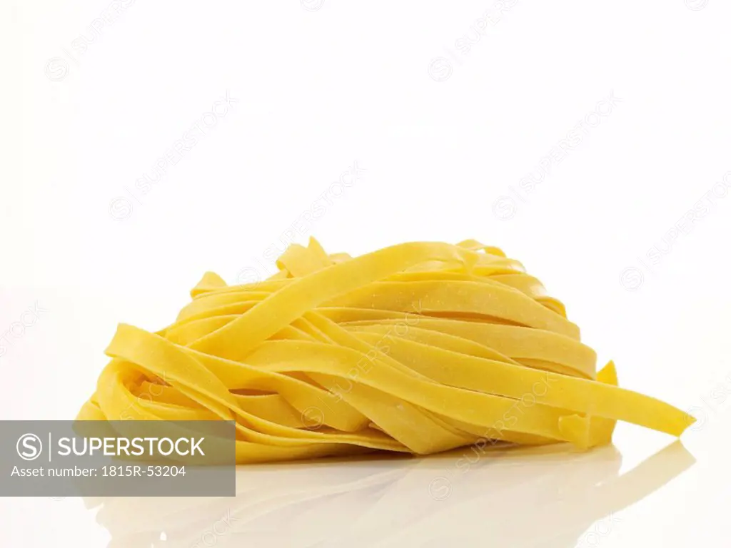 Uncooked pasta, close_up