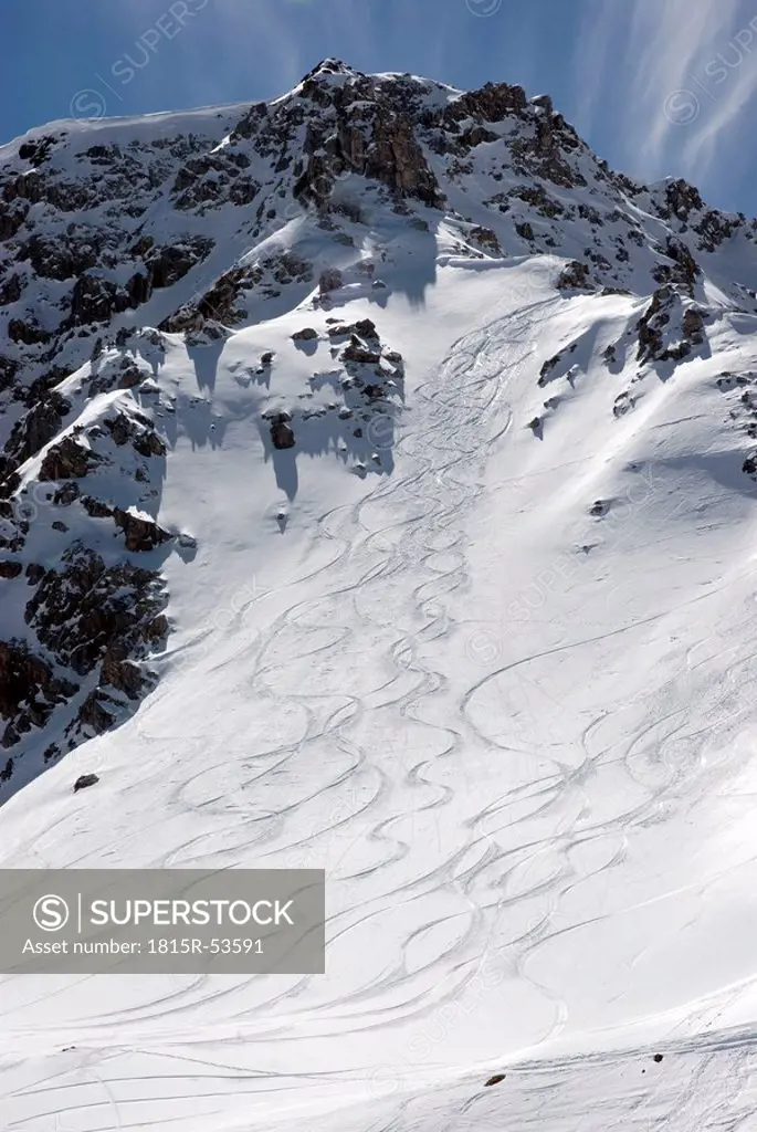 Switzerland, Grisons, Arosa, skiing tracks in snow