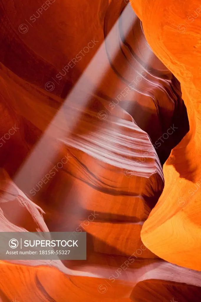 USA, Arizona, Upper Antelope Canyon, Sunbeams