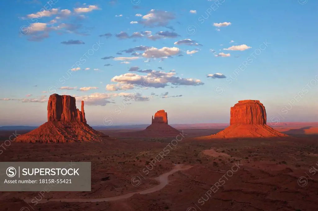 USA, Arizona, Monument Valley, The Mittens and Merrick Butte