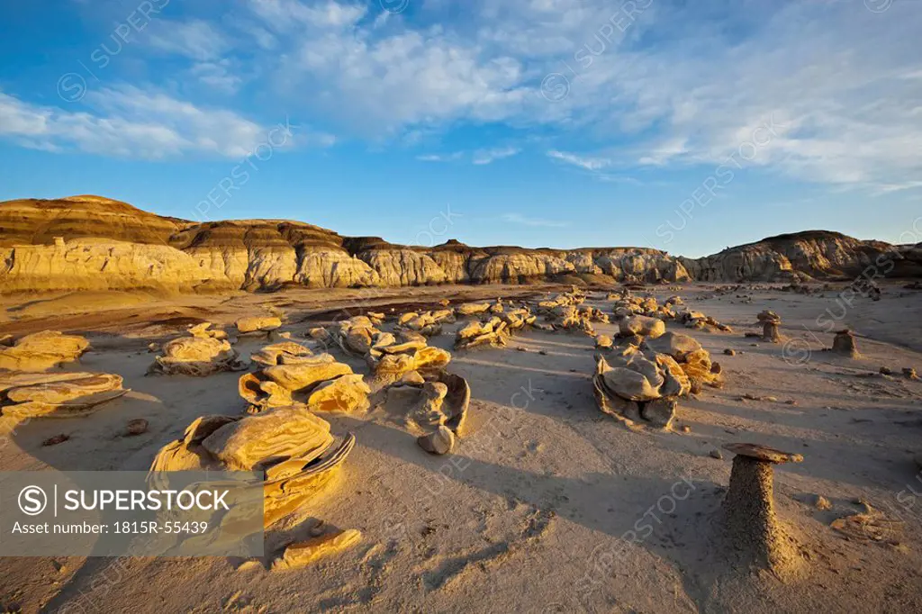 USA, New Mexico, Bisti Wilderness Area, Cracked Egg Factory