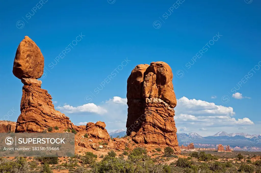 USA, Utah, Arches National Park, Balanced Rock, Rock formation