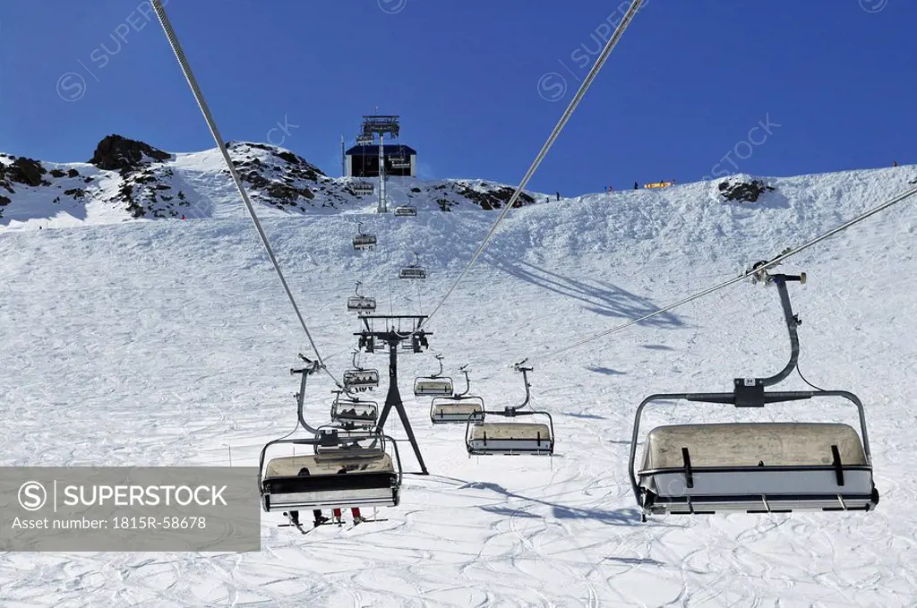 Austria, Tyrol, Stubai Glacier, Fernau Ski lift