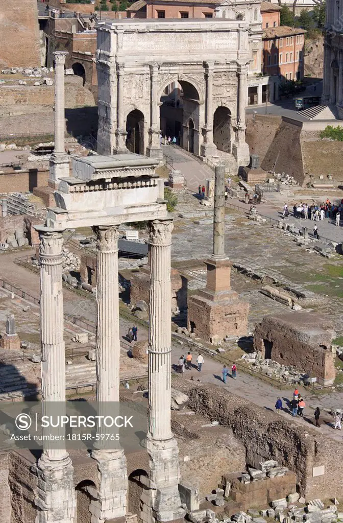 Italy, Rome, Temple of Castor and Pollux, Triumphal arch in background