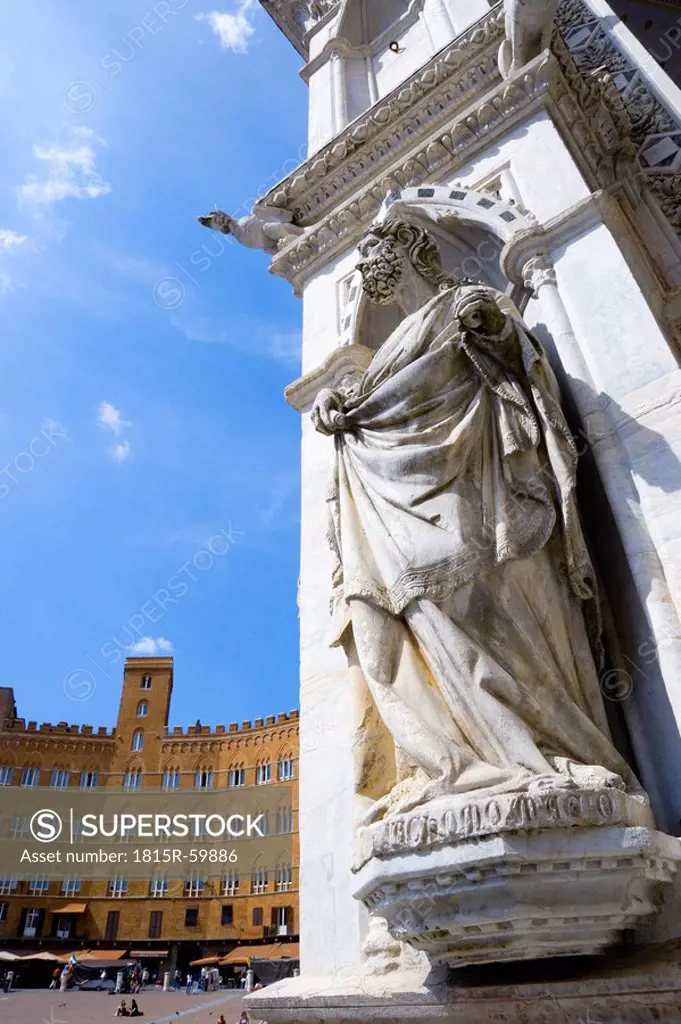 Italy, Tuscany, Siena, Palazzo Pubblico, Piazza del Campo, Statue
