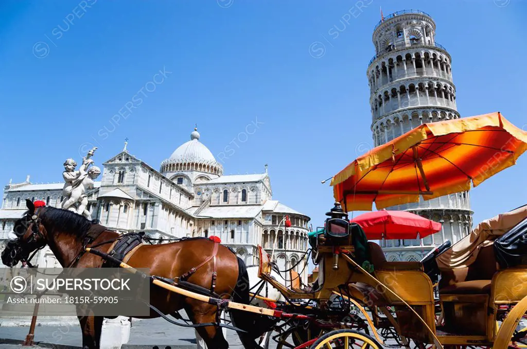 Italy, Tuscany, Pisa, Leaning Tower, One_horse carriage in foreground