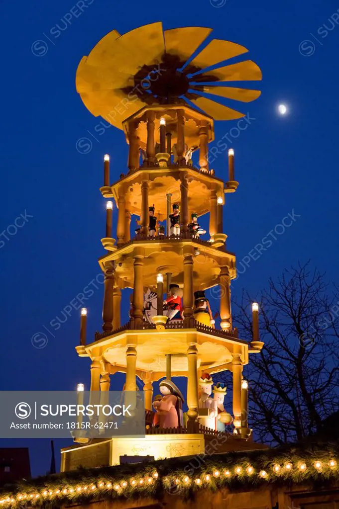 Germany, BadenWürttemberg, Esslingen, Christmas pyramid at the christmas fair, close_up