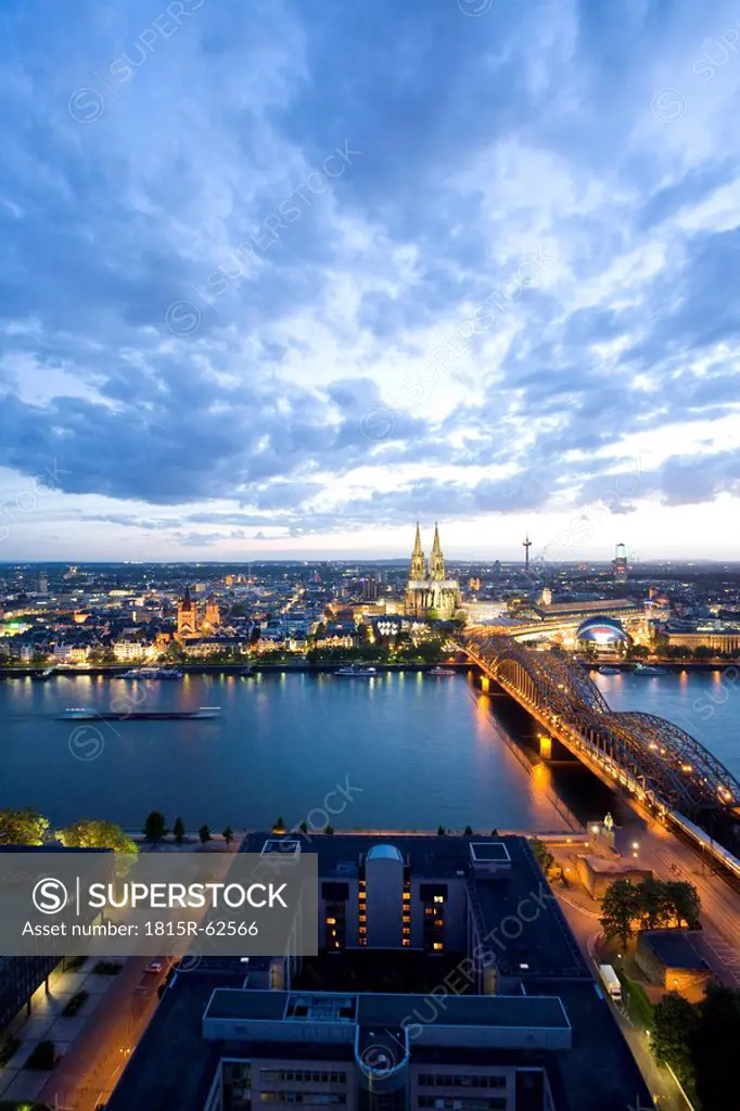 Germany, Cologne, Hohenzollern bridge and Cologne Cathedral, City view
