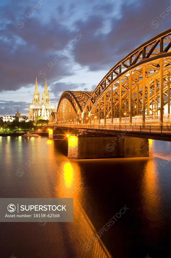 Germany, Cologne skyline at dusk