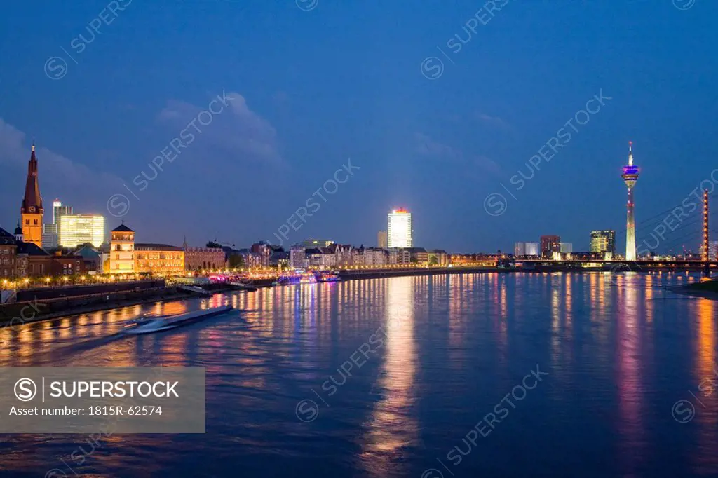 Germany, North_Rhine_Westphalia, Duesseldorf, Skyline at night
