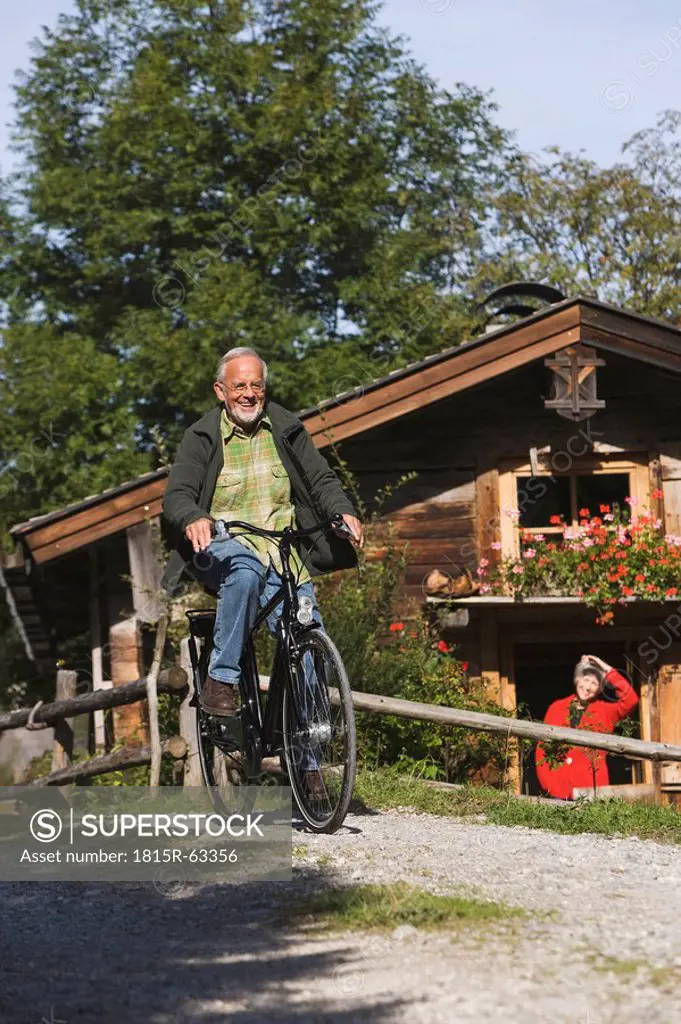 Austria, Karwendel, Senior man biking
