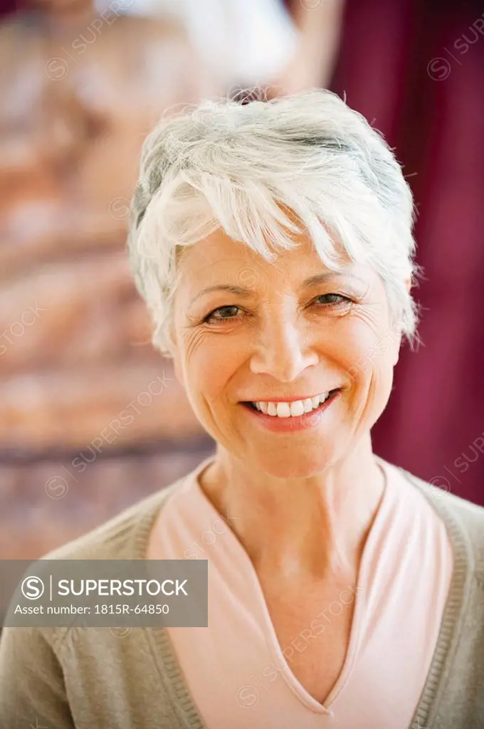 Portrait of a senior woman, close_up