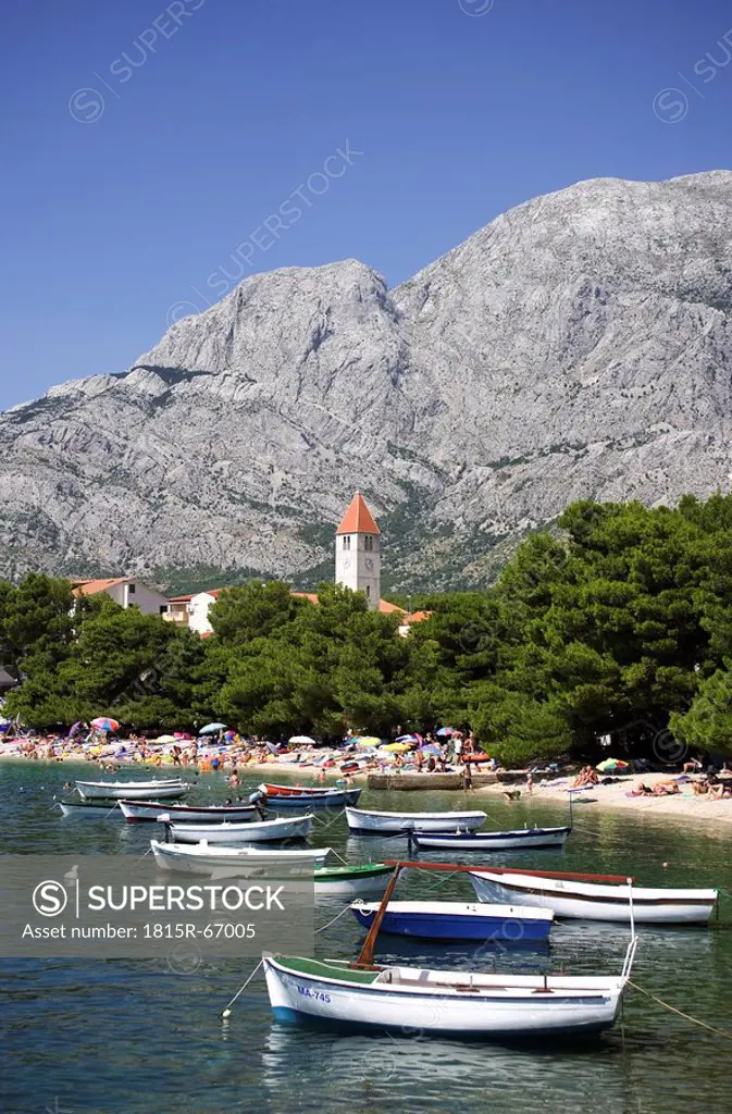 Croatia, Makarska Riviera, Promajna, Beach and mountains