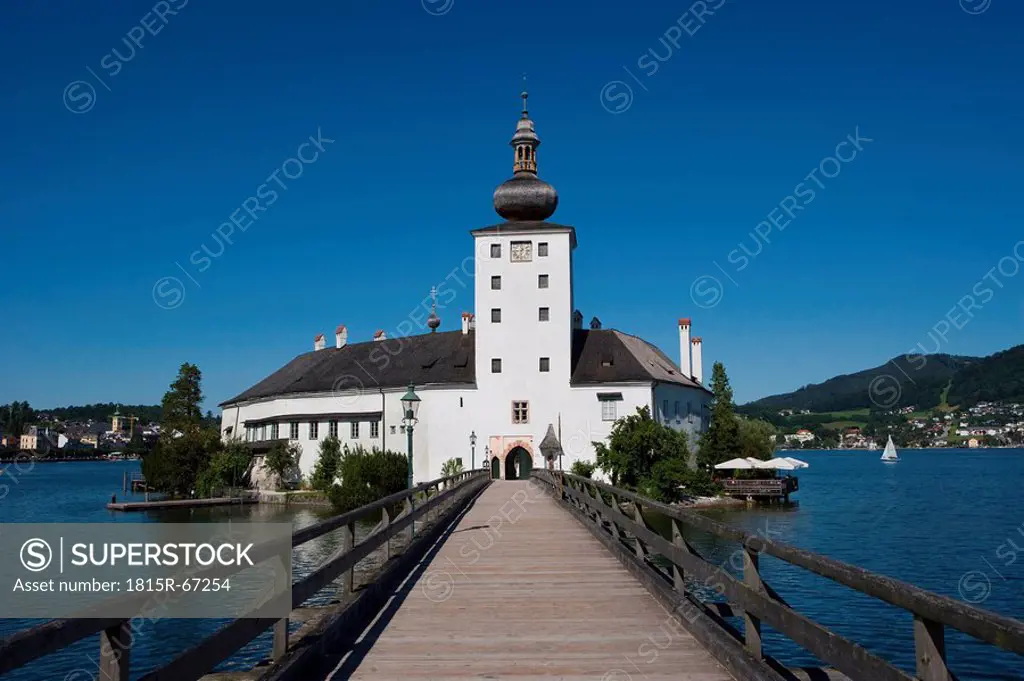 Austria, Salzkammergut, Gmunden, Ort Castle in background