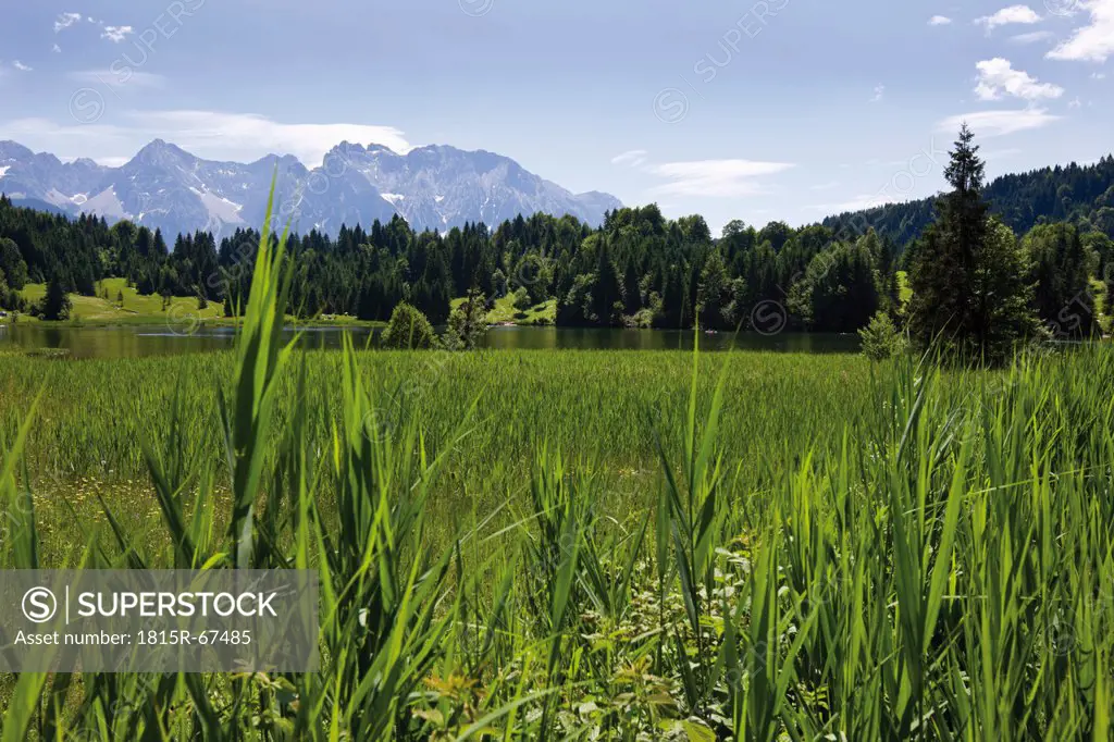 Germany, Geroldsee, Oberbayern, Bayern, Deutschland, View of rural scene with karwendel mountains in background