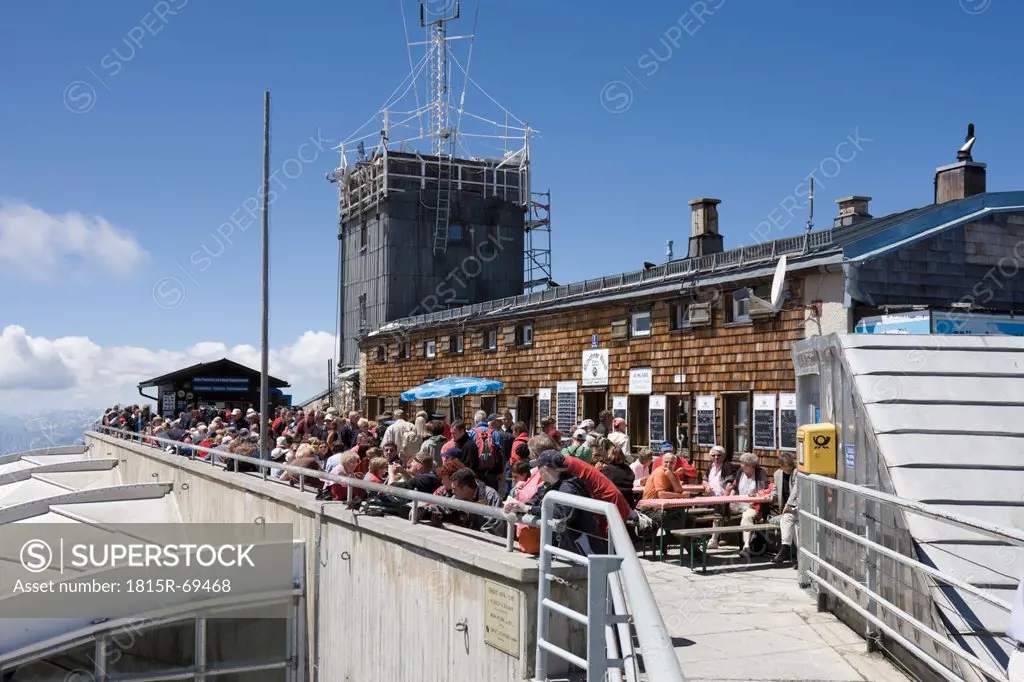 Austria, Tyrol, Zugspitze, People at outdoor cafe