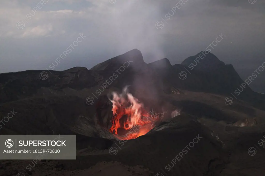 Japan, Suwanose jima volcano erupting