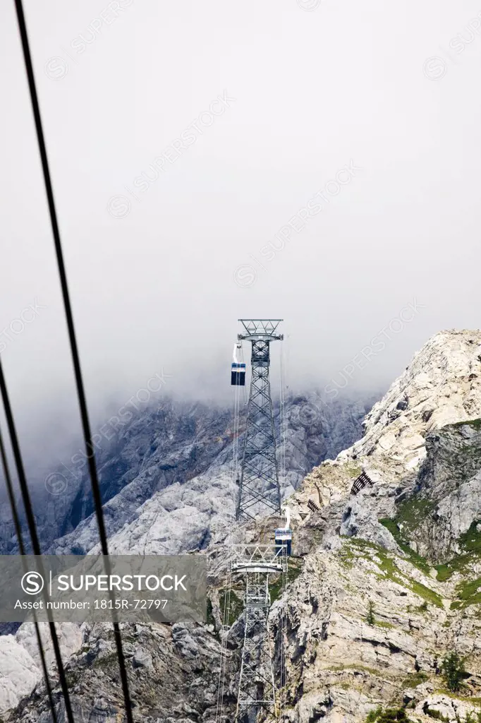 Austria, Zugspitze, View of cable car and mountain