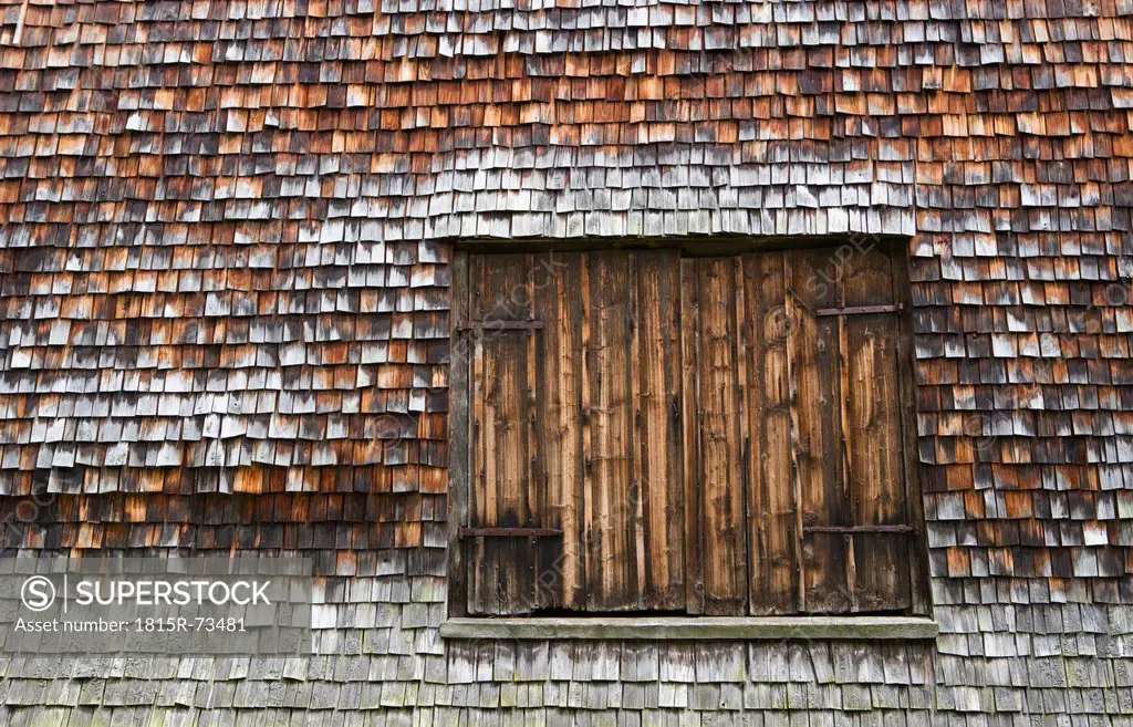 Austria, Styria, Stuebing, Closed door of wooden farmhouse