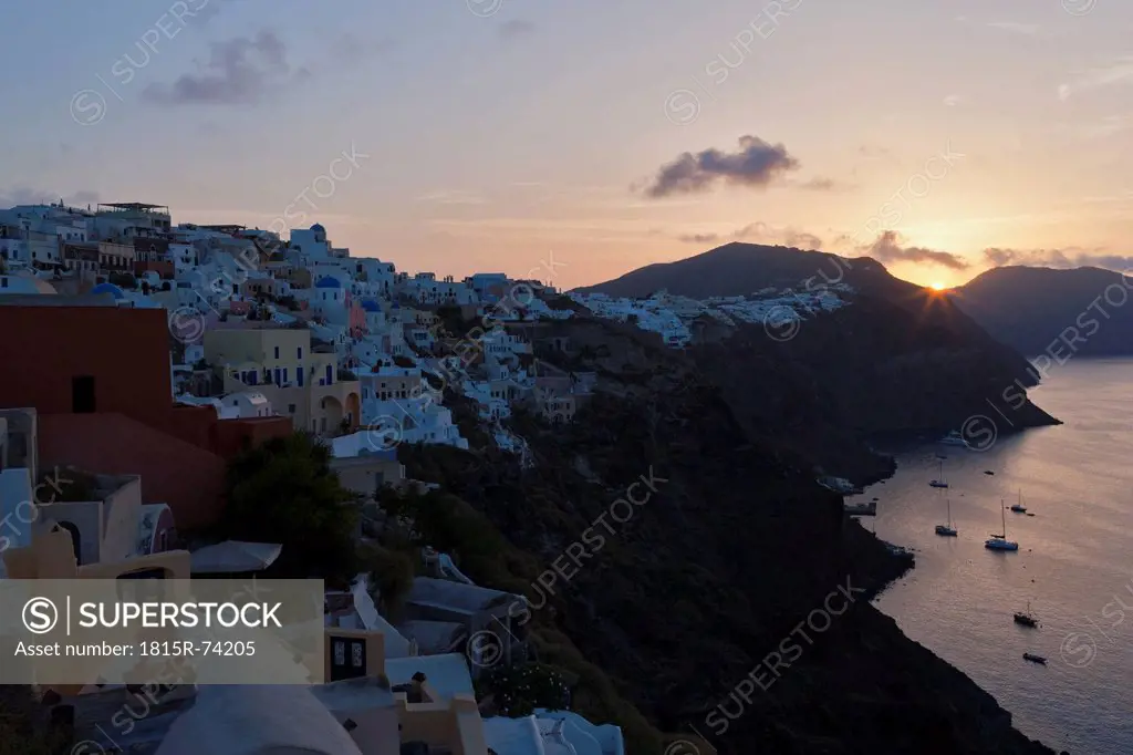 Europe, Greece, Thira, Cyclades, Santorini, Oia, View of village at morning