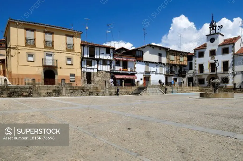 Europe, Spain, Extremadura, Sierra de Gredos, Cuacos de Yuste, View of Plaza Mayor