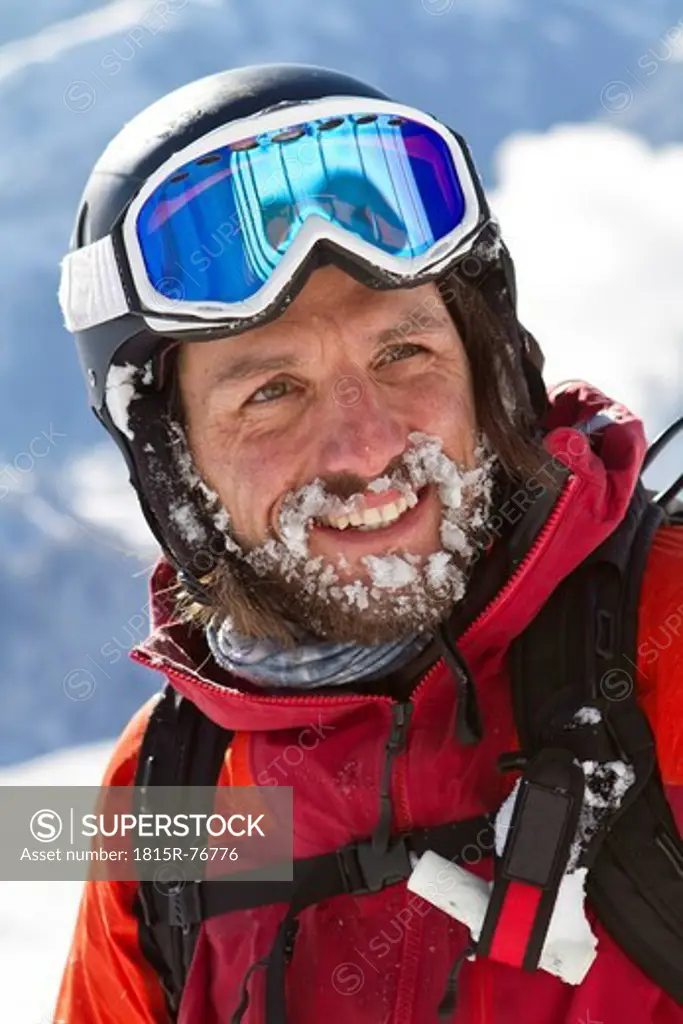 Austria, Tyrol, Kitzbuehel, Close_up of mature man in skiwear