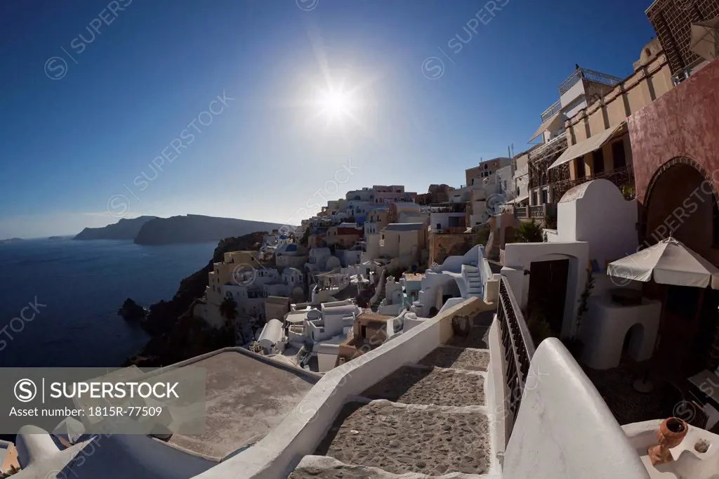 Greece, Cyclades, Thira, Santorini, Oia, View of village and Aegean sea