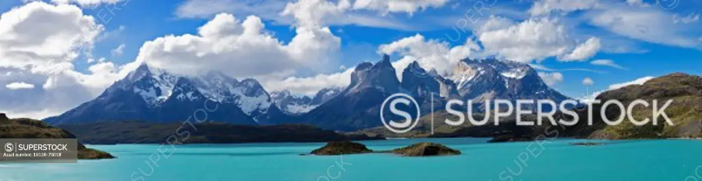 South America, Chile, Patagonia, Torres del Paine National Park, Cuernos del Paine from Lake Pehoe