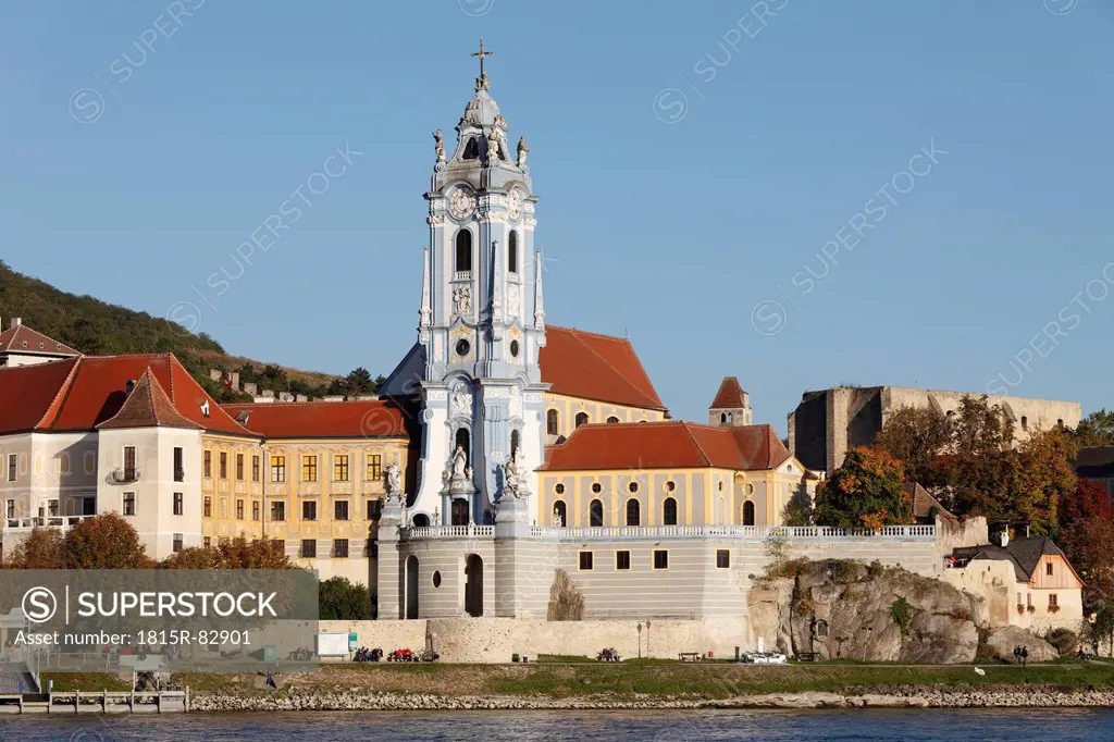 Austria, Lower Austria, Waldviertel, Wachau, Duernstein, Collegiate church by Danube river