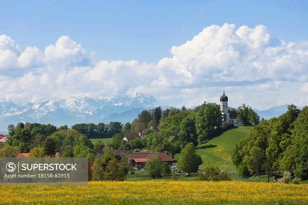 Germany, Bavaria, Upper Bavaria, Muensing, Holzhausen, View of countryside with alps and Zugspitze mountain