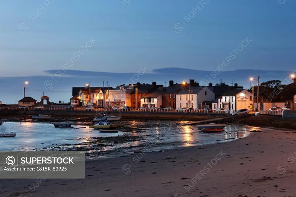 Republic of Ireland, County Fingal, Skerries, View of townside beach