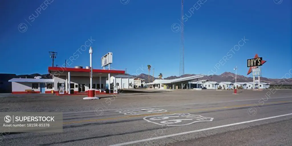 USA, Gas station and motel on route 66