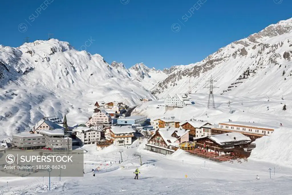Austria, Tyrol, Skiers in ski region