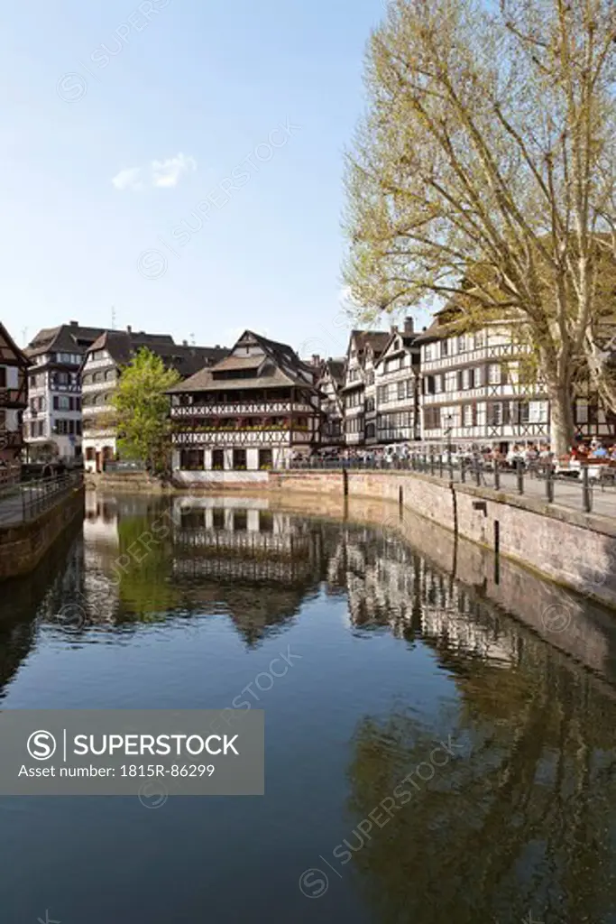 France, Alsace, Strasbourg, Petite_France, Place Benjamin Zix, View of frame houses near L´ill river